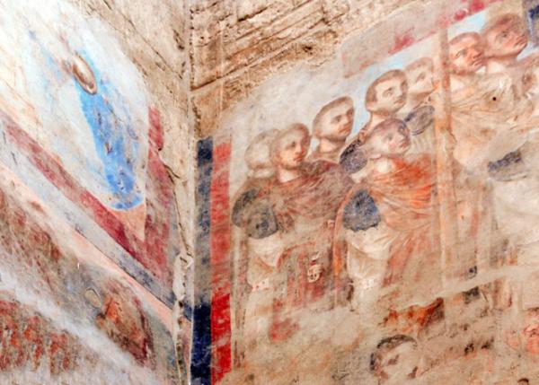 04-09-11_ Antechamber of the Temple w Painted Roman Figures for the Pagan State Religion ǰųֲͬ0001.JPG