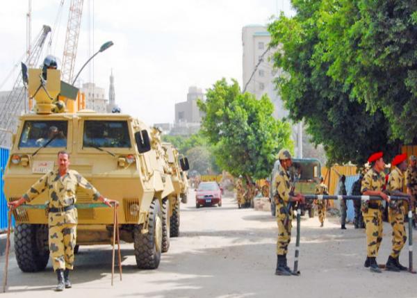 04-11-11_ Army Controlled Street around Egyptian Museum ͼϲ-10001.JPG