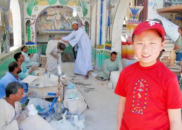 04-08-11_ Abalaster Shop, Luxor ¬ѩʯ-10001.JPG