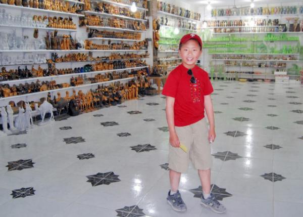 04-08-11_ Abalaster Shop_ Luxor-20001.JPG