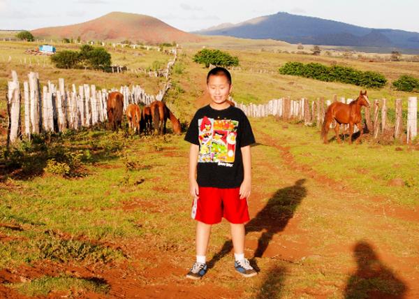 12-16-12_ Easter Island_Puna Pau in A Cinder Cone  ɱʯɽ׶-140001.JPG