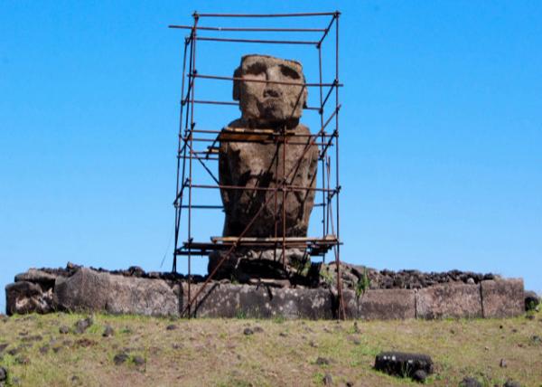 12-17-12_ Ahu Ature Huki on Anakena Beach ɿɳ̲Ϲ¶ʯ-40001.JPG