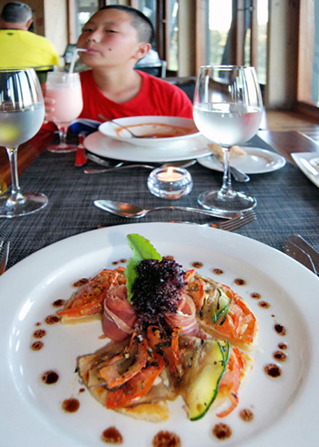 12-17-12_ Explora Rapa Nui_Roasted Tuna ǹ-20001.JPG