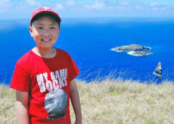 12-18-12_ Motu Iti between the Larger Motu Nui and the Sea Stack of Motu Kao Kao u춴ŬuͿ֮g-20001.JPG