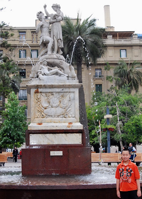 12-20-12_ Plaza Armas_Monument to the American Liberty ɼ-40001.JPG