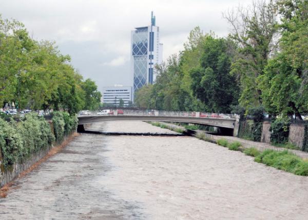 12-20-12_ River Mapocho -10001.JPG