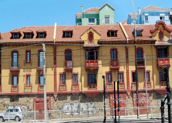 12-21-12_ Streets Lined w an Enjoyable Mix of Creepy Lovely Dilapidation throughout Valpo as Known to Locals.jpg