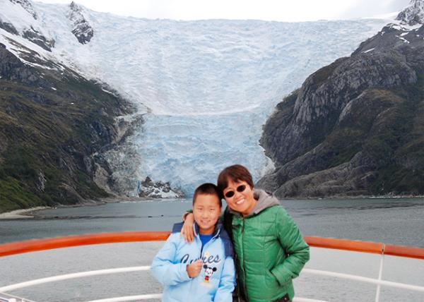 12-28-12_ Romanche Glacier in Tierra del Fuego, Beagle Channel, Alberto de Agostini National Park.jpg