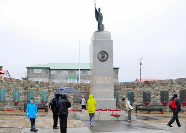 12-30-12_1982 Liberation Memorial 1982ż0001.JPG
