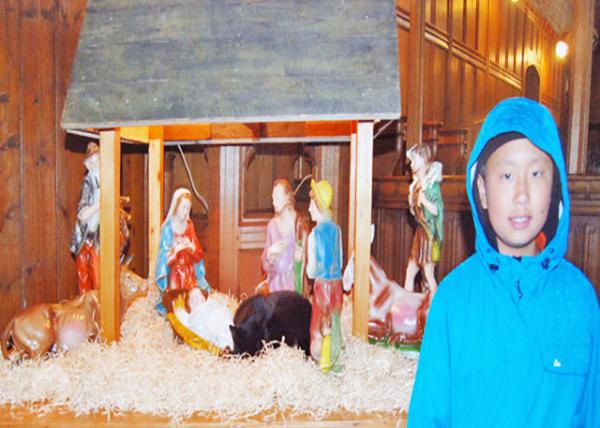 12-30-12_ Christ Church Cathedral_A Black Cat Slept w the Christ Child è˯ʥӤ -10001.JPG