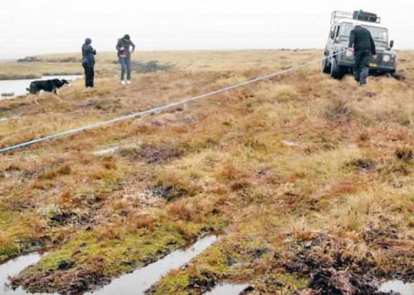 12-30-12_ Peat Bogs_SUV Stuck ˶Ͷ;̿.JPG