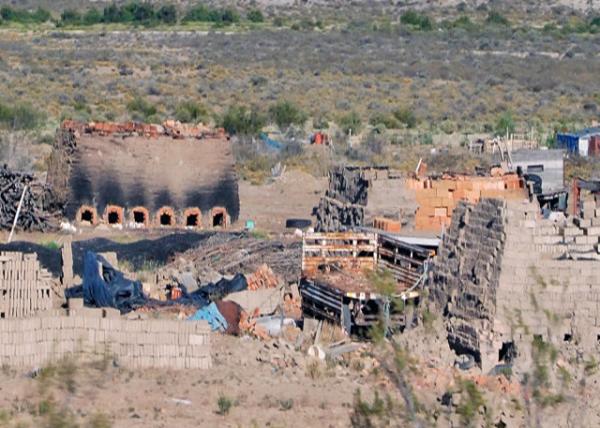 01-01-13_ Charcoal Kilns for Ceramics ľ̿Ҥ-20001.JPG