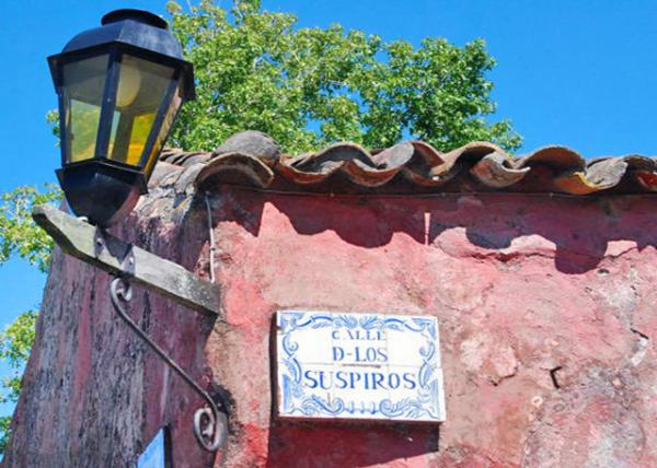 01-03-13_ Wrought-Iron Lamp in Street of Sighs 0001.JPG