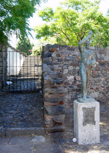 01-03-13_ Monumento al Almirante Brown ʺϽ-20001.JPG