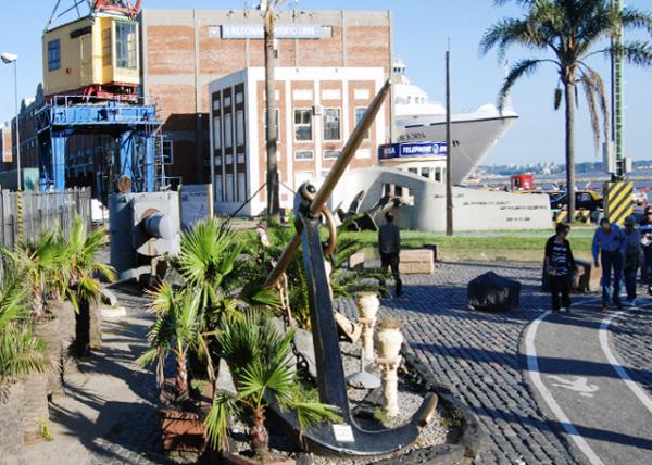 01-03-13_ Graf Spee Monument in the Commercial Port, Montevideo.jpg