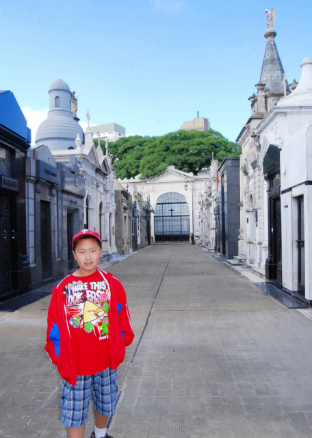 01-04-13_ Recoleta Cemetery, the Art-rich Site w Famous Mausoleums Ĺ-10001.JPG