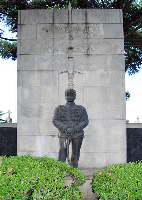 01-04-13_ Recoleta Cemetery_General Pablo Riccher.jpg