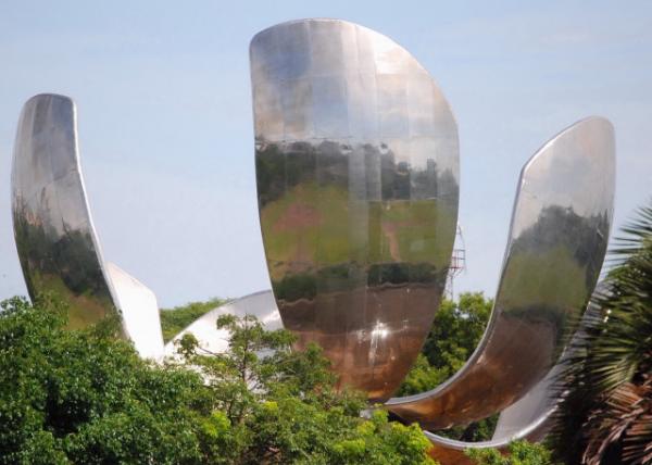 01-04-13_ Floralis Genrica ֻ͢0001.JPG