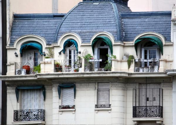 2013-01-05_02_Parisian Architecture Apt.jpg