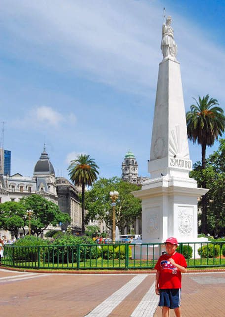 01-05-13_ Plaza Mayo_Pirmide de Mayo ½-20001.JPG