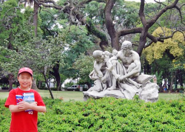 01-05-13_ Plaza San Martin_The Doubt Sculpture-10001.JPG