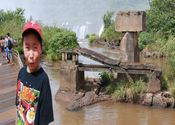 01-06-13_ Old Catwalk over Iguazu River0001.jpg