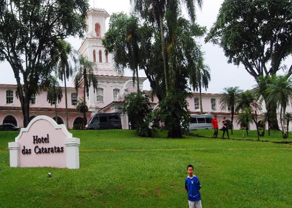 01-07-13_ Hotel das Cataratas_Façade0001.jpg
