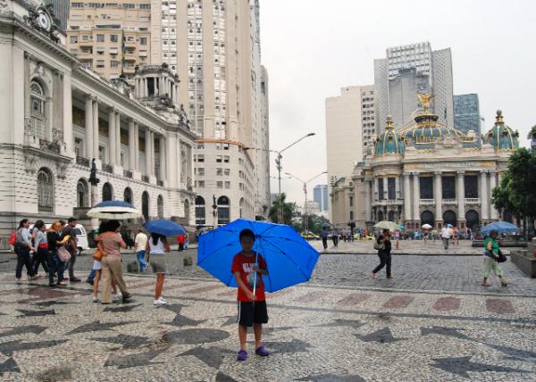 01-11-13_ Cinelandia Square.jpg