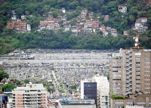 01-11-13_ Caju Cemetery Ĺ0001.JPG