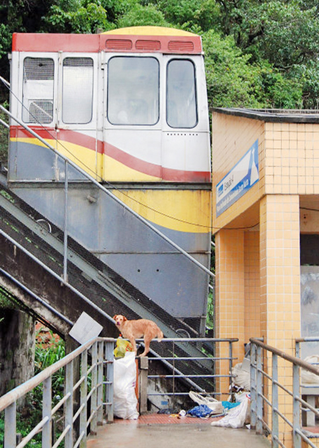 01-11-13_ Tram @ Santa Marta's Favela-10001.JPG