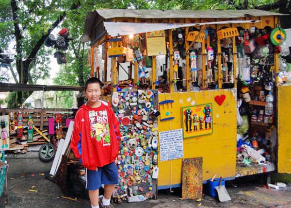 01-11-13_ Santa Teresa_Toy Artisan ߹-20001.JPG