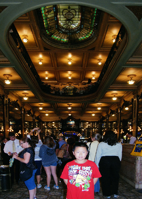 01-11-13_ Confeitaria Colombo w Stained Glass Ceiling.jpg