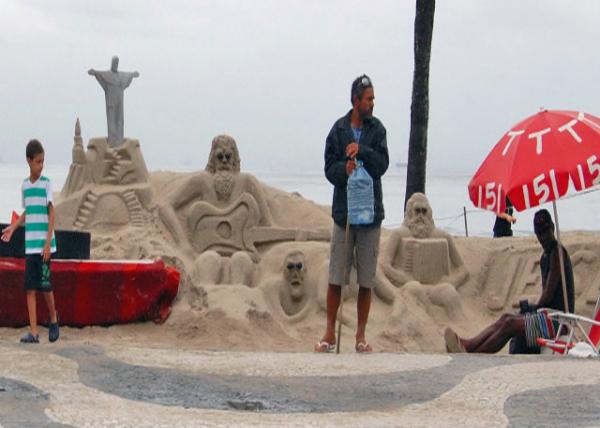 01-11-13_ Sand Sculptures @ Copacabana Beach ̲ɳ-10001.JPG