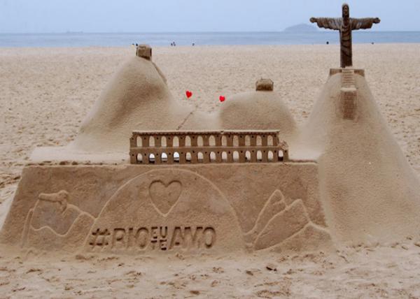 01-11-13_ Sand Sculptures @ Copacabana-50001.JPG