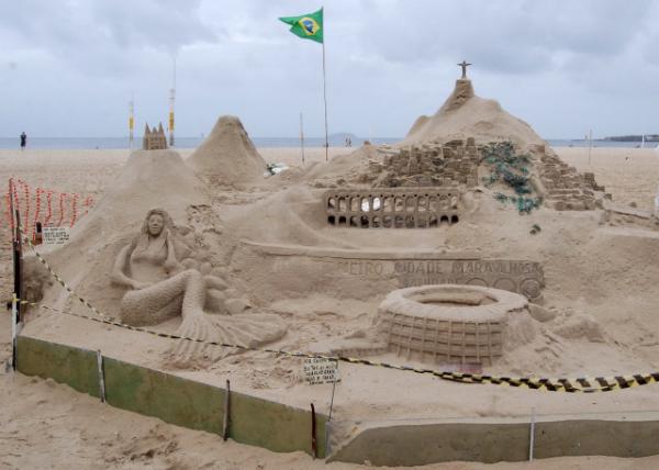01-11-13_ Sand Sculptures @ Copacabana-40001.JPG