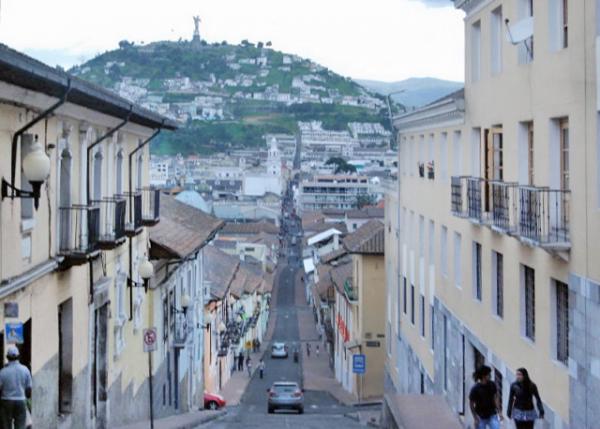 03-29-13_ El Panecillo Сɽ-110001.JPG