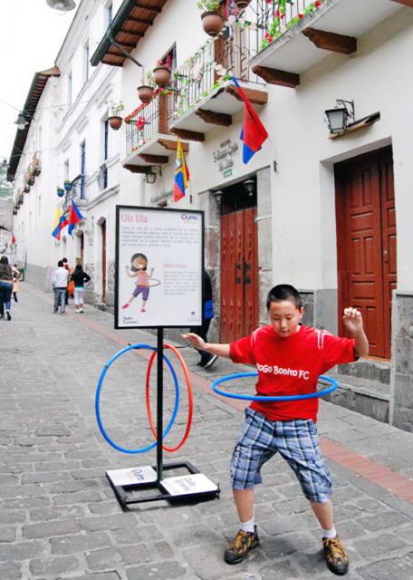 03-29-13_ Calle La Ronda w Hula Hoop-Բ֡Ȧ0001.JPG