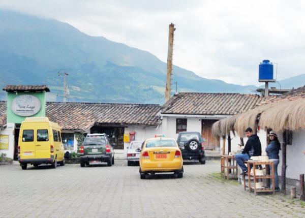 03-30-13_ Cayambe Town @ the foot of the Cayambe Volcano ﱴɽ0001.JPG