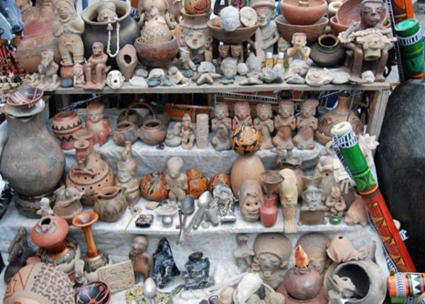 03-30-13_ Otavalo Market_Handicrafts ֹƷ00010001.JPG