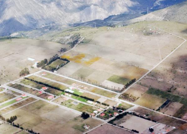 03-31-13_ Quito_Valley ɽ-100010001.JPG