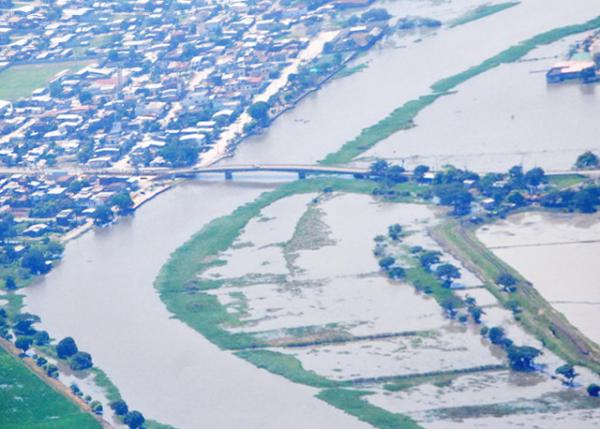 03-31-13_ Quayaquil_Guaya River-1000010001.JPG