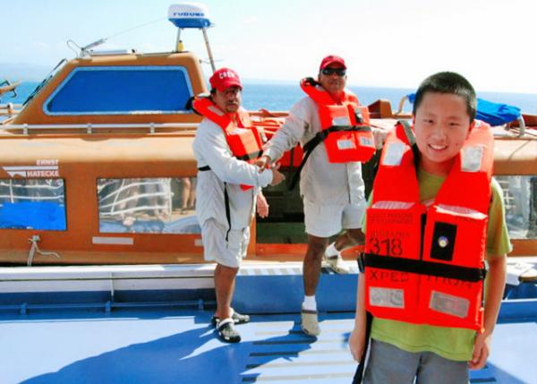 03-31-13_ Celebrity Xpedition_Safety on Board •Զ֡Ǵȫѵ00010001.JPG