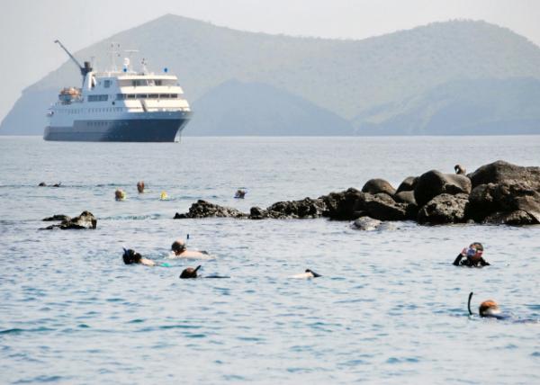 04-01-13_ Santiago Is_Puerto Egas ˹ۡο-80001.JPG