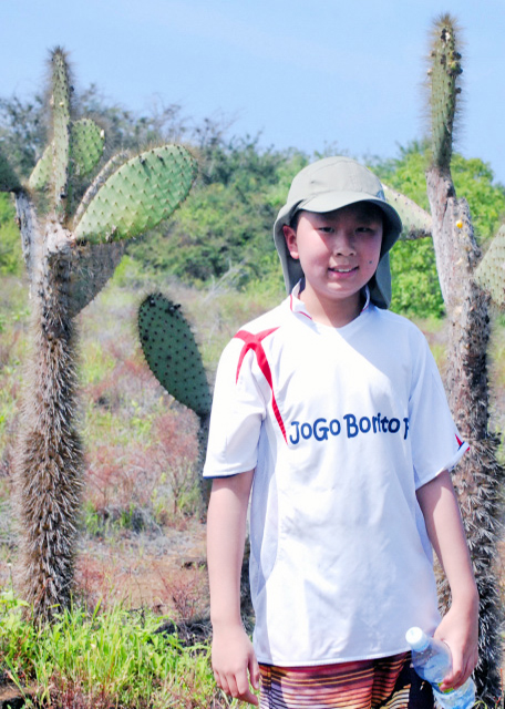 04-01-13_ Giant Prickly Pear Cacti -90001.JPG