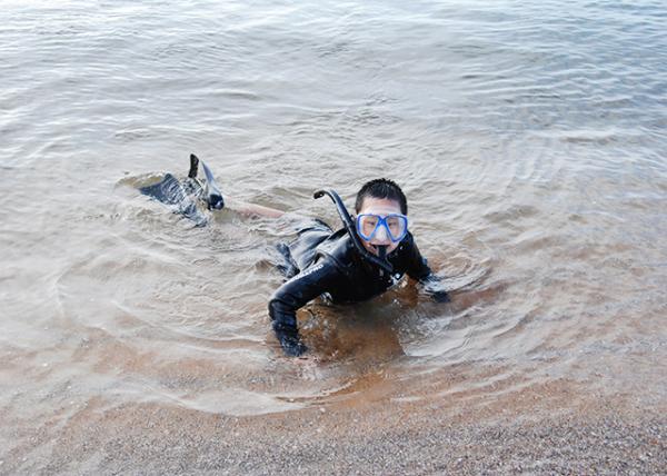 04-03-13_ Bartolom Beach_Snorkeling w the Penguins, Marine Turtles, White-tipped Reef Sharks, & Other Tropical Fish 캣׽ȴһǱ0001.JPG