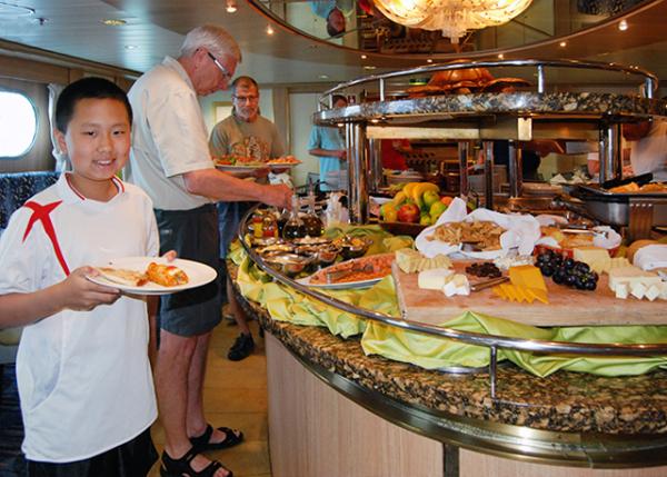 04-04-13_ Dining_Lunch0001.jpg