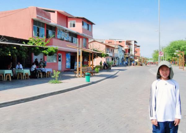 04-05-13_ Puerto Baquerizo Moreno-50001.JPG