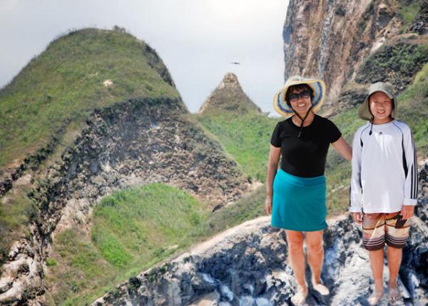 04-05-13_ Kicker Rock_Sea Birds along the Cliffs ߱ڵĺ-10001.jpg