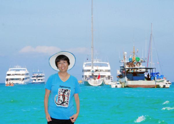 04-07-13_ Puerto Ayora Լ-10001.jpg