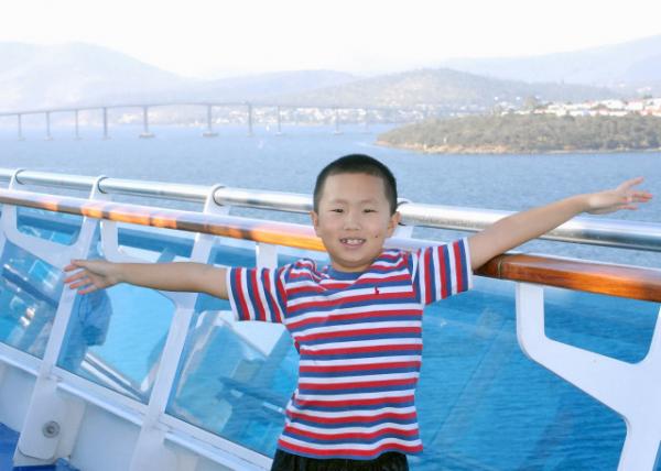 2009-12-30_Sullivans Cover in Hobart Viewed from Diamonnd Princess-10001.jpg